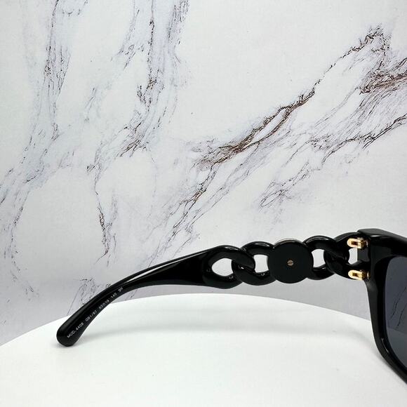 CLASSY NEW Versace Sunglasses Black Gold Medusa Logo Chain Arms Authentic - Picture 10 of 13